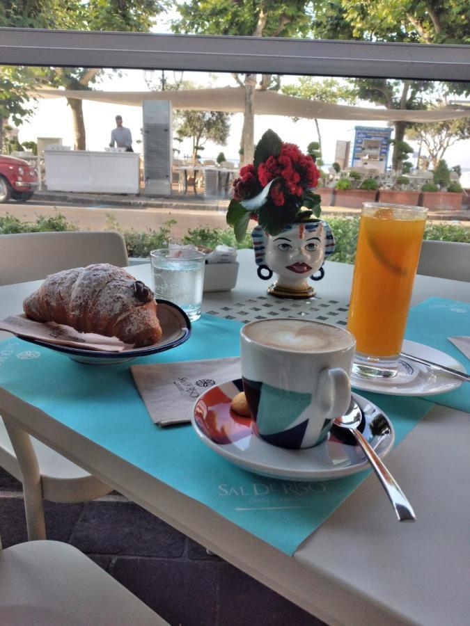 Beb Palazzo Mancini Bed & Breakfast มินอริ ภายนอก รูปภาพ